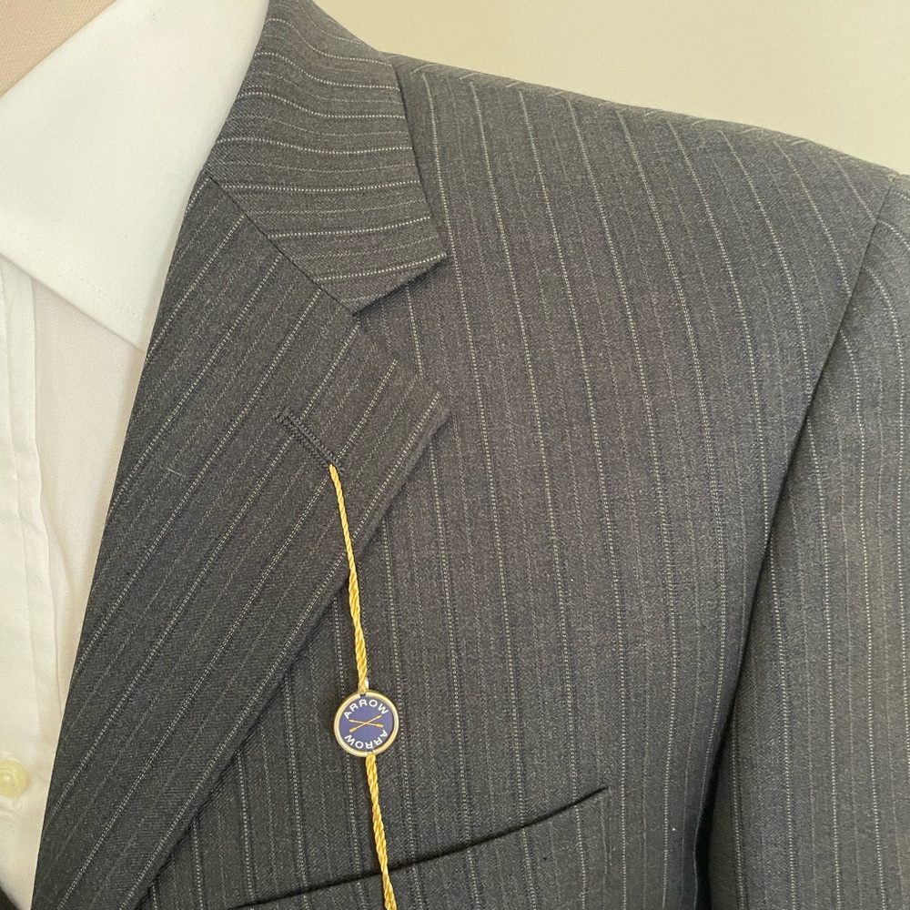 Arrow Subtle Pinstripe Single Breasted Suit in Charcoal Gray Size 38 NWT $240‎ - Picture 3 of 14